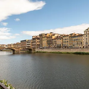 https://7heaven-pontevecchio-rooms.it-tuscanyhotel.com