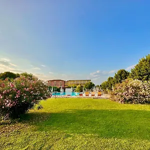 https://hotel-bella-lazise.hotelinveneto.com